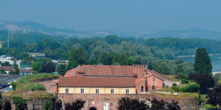 Luce sul Monferrato : le stagioni di un paesaggio"