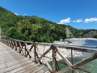 The suspension bridge over the Sesia river in Varallo | Ph. Credits: Prof. Andrea Rolando - Osservatorio E-Scapes, Politecnico di Milano